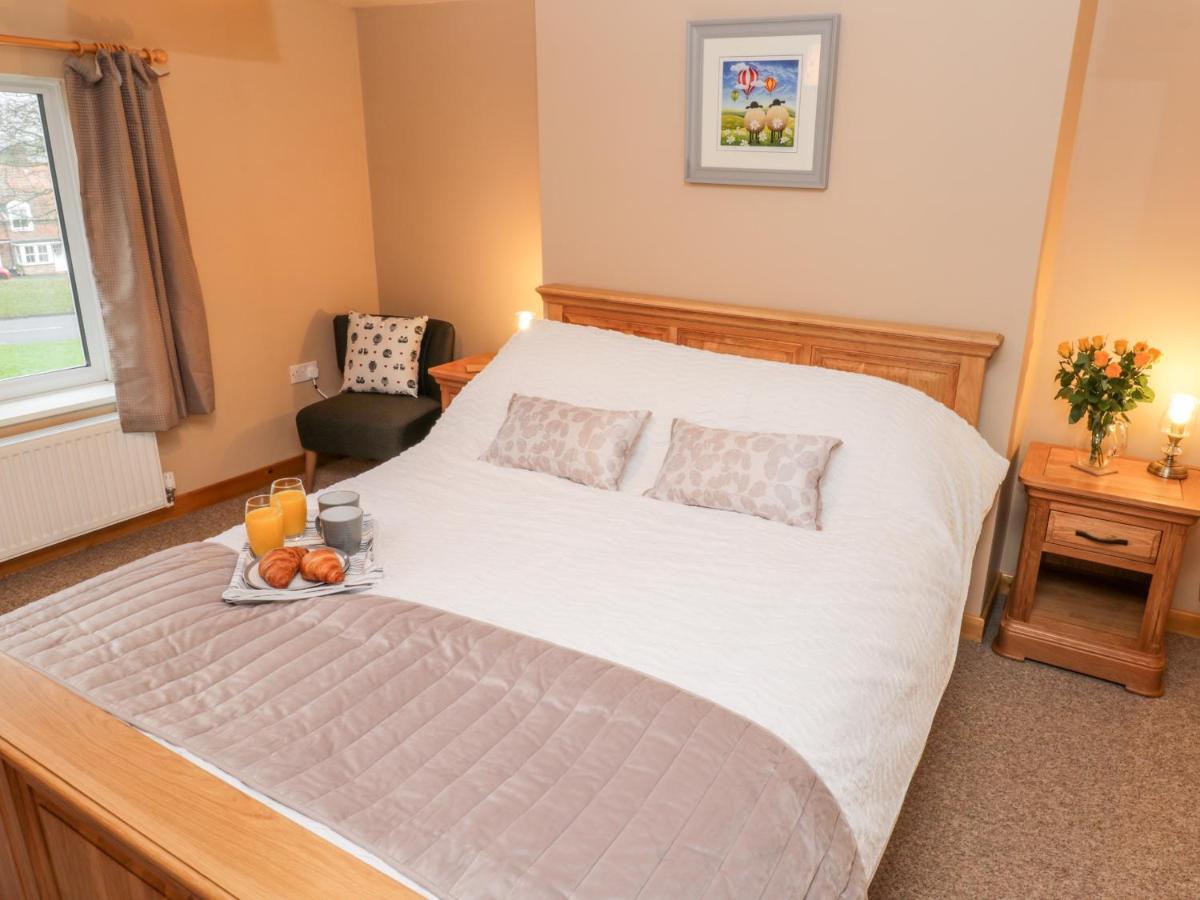 Barnaby Cottage Yarm Eksteriør billede
